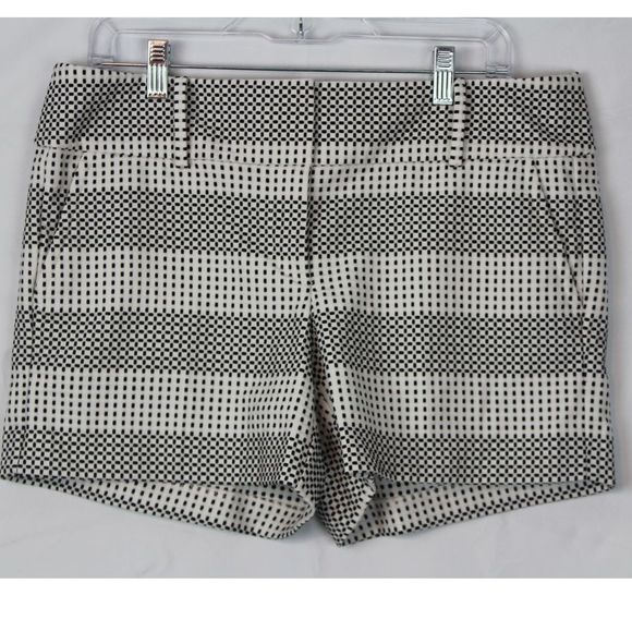 Ann Taylor Pants - Ann Taylor Black and White Shorts sz 10